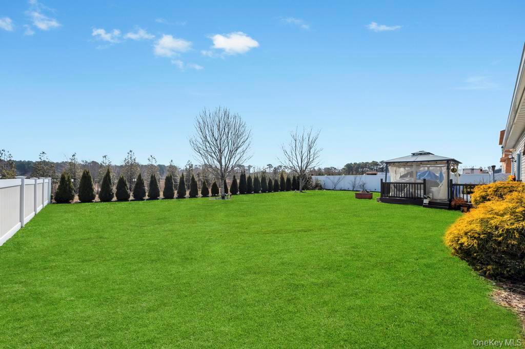 191 Flower Road, Shirley, NY 11967