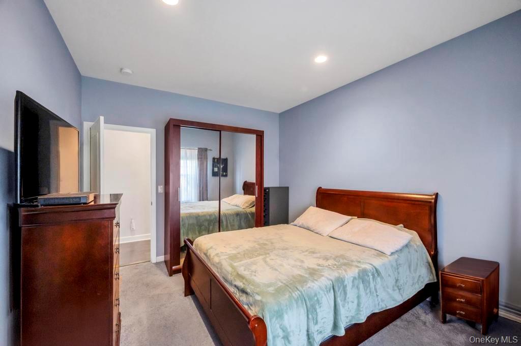 191 Flower Road, Shirley, NY 11967