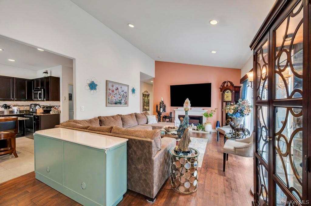 191 Flower Road, Shirley, NY 11967