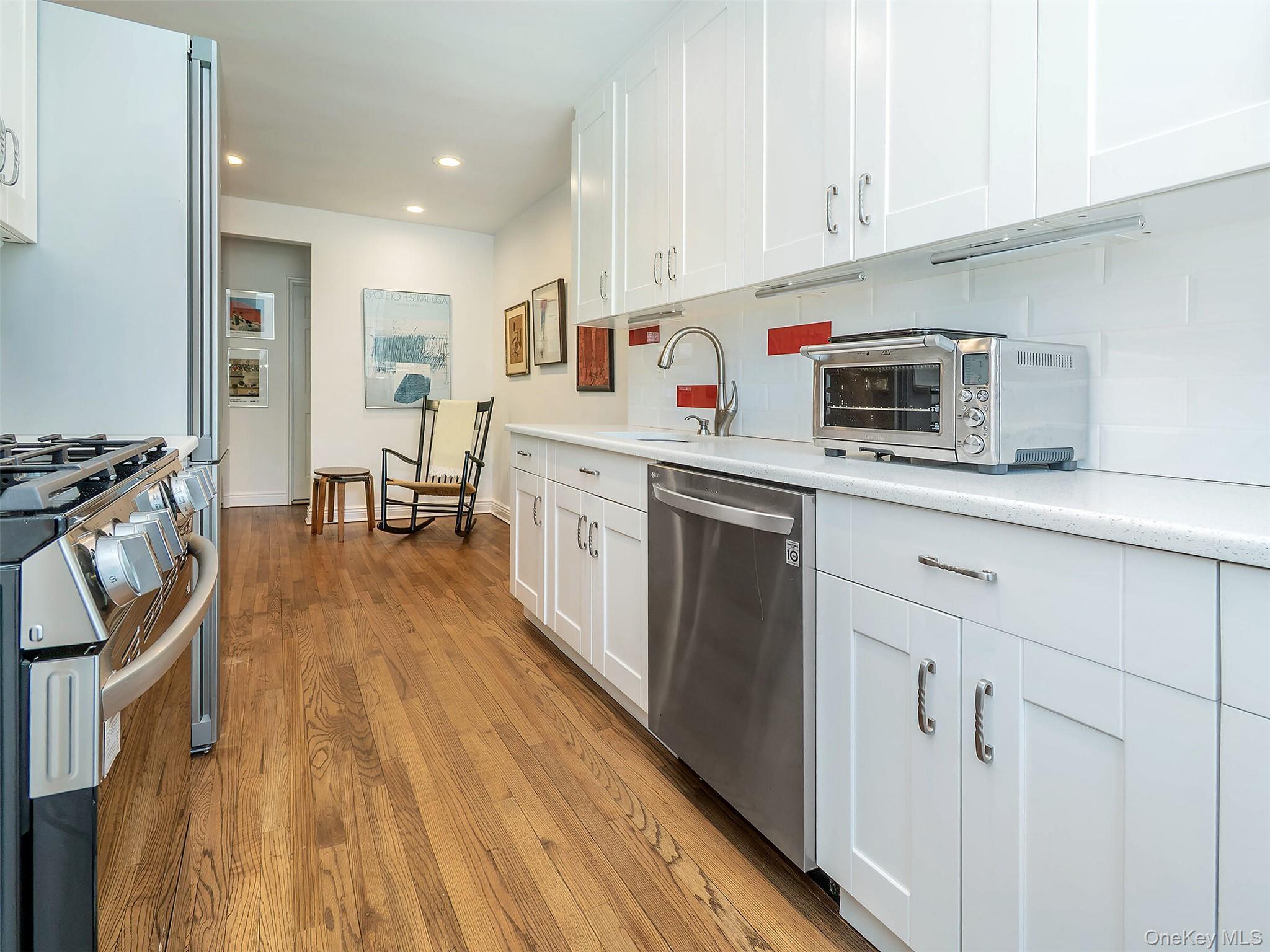 22 Madison Park # L, Port Washington, NY 11050