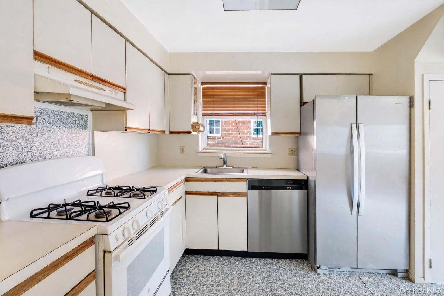 2524 West Street, Brooklyn, NY 11223