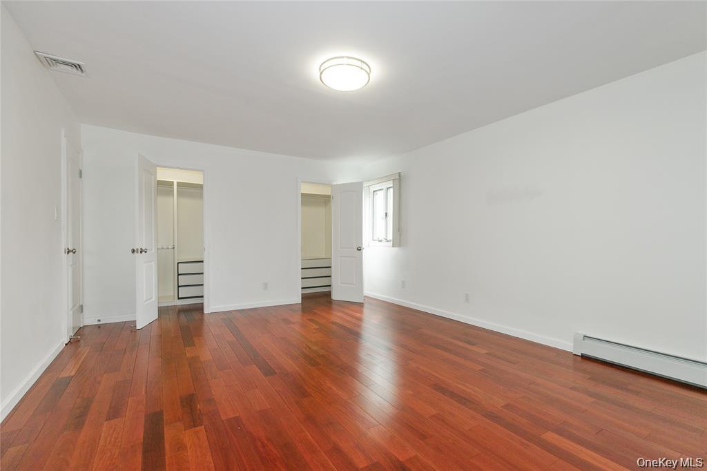 43 ELM Street, Great Neck, NY 11021