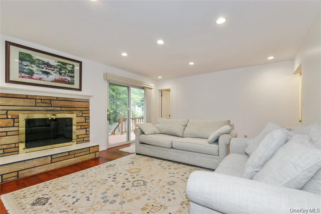 43 ELM Street, Great Neck, NY 11021