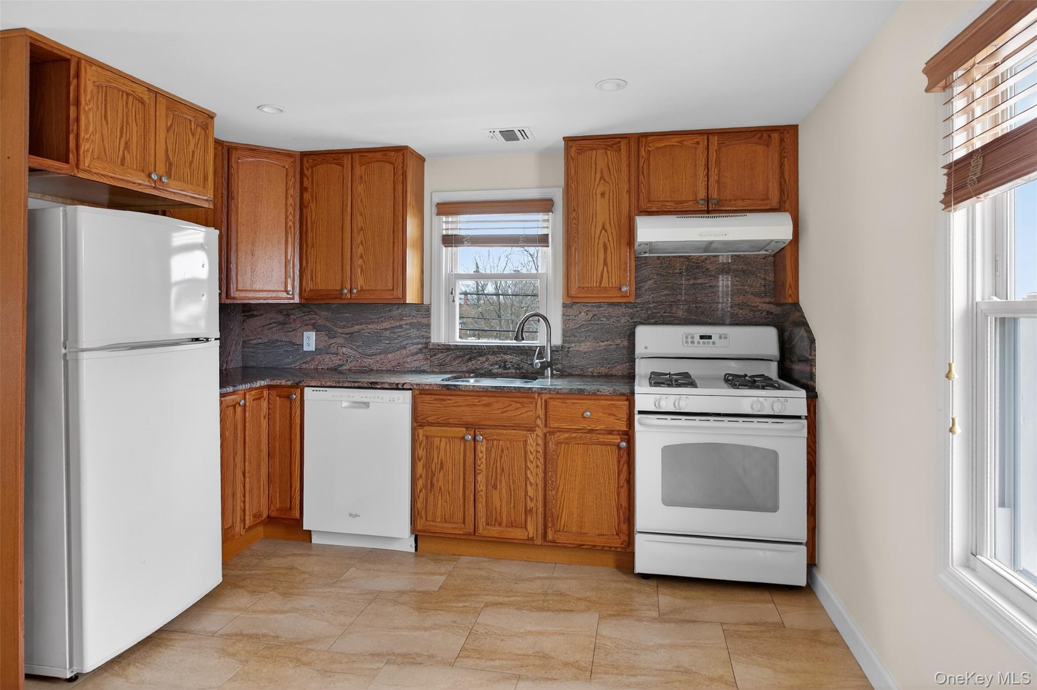 256 Royal Avenue, Mineola, NY 11501