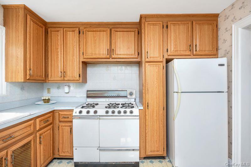 16 Margaret Boulevard, Merrick, NY 11566