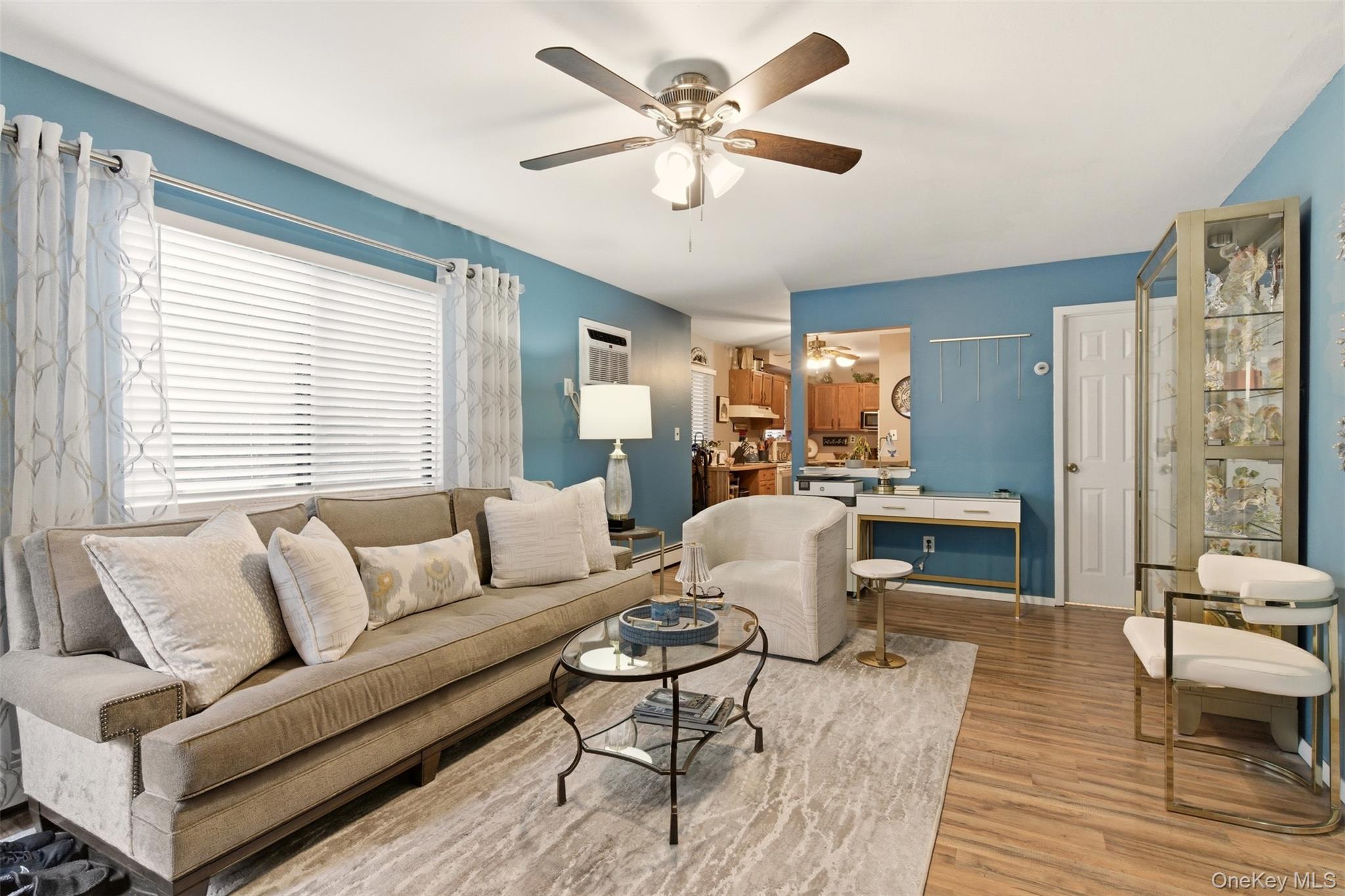 17 Westminster Lane, West Islip, NY 11795