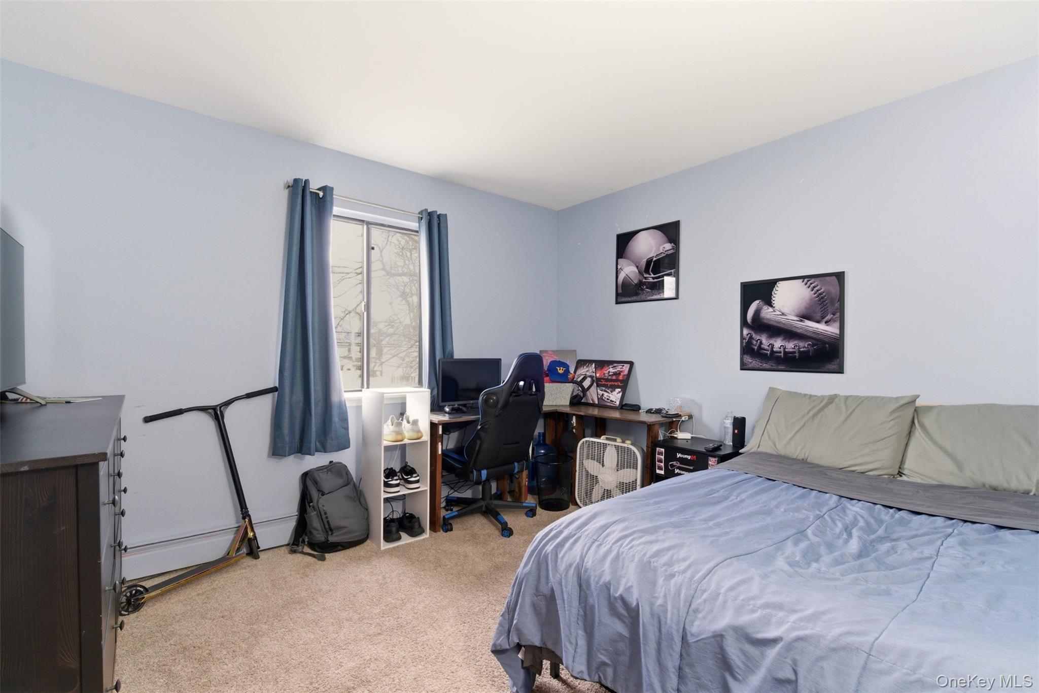 17 Westminster Lane, West Islip, NY 11795