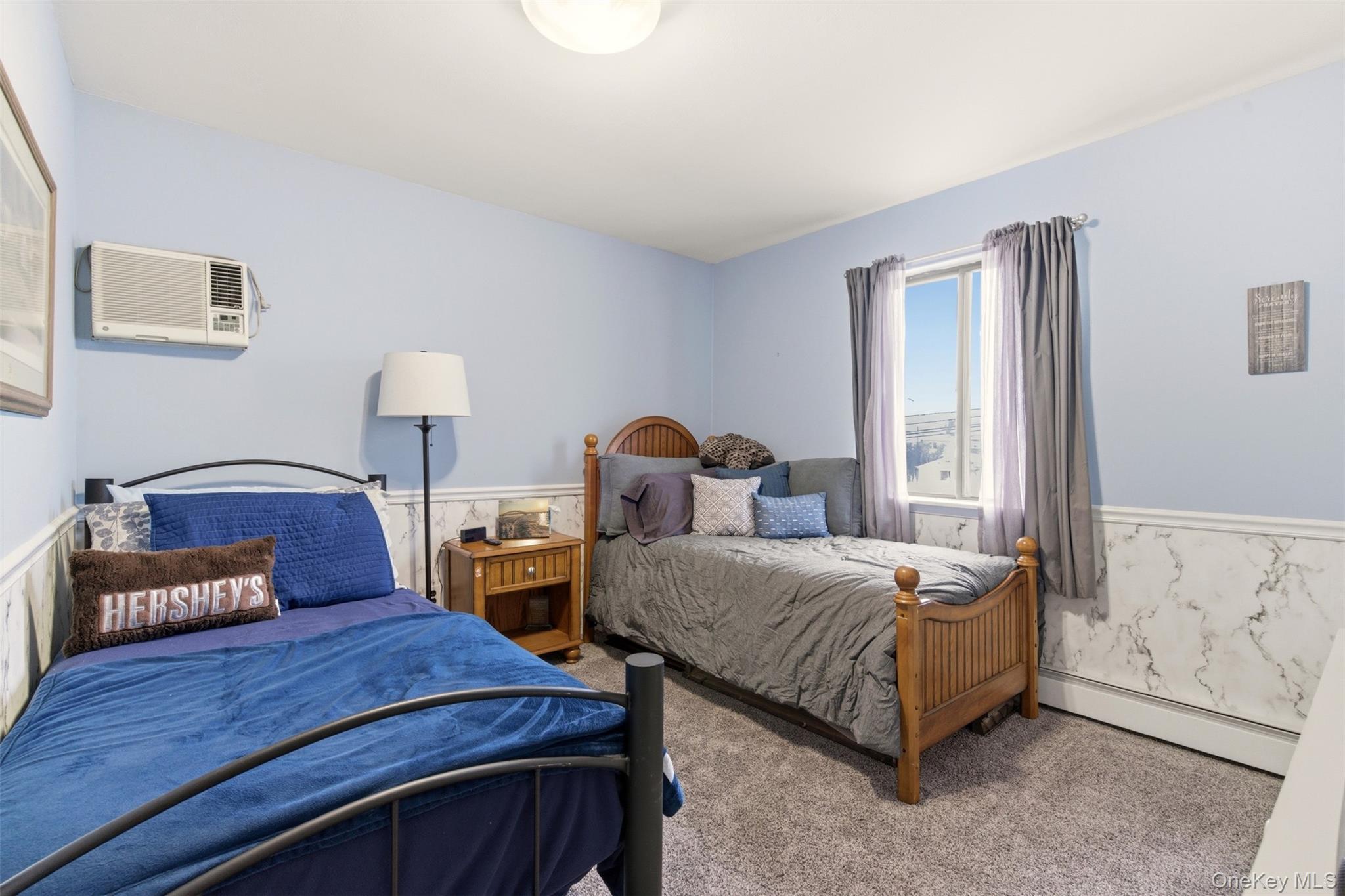 17 Westminster Lane, West Islip, NY 11795