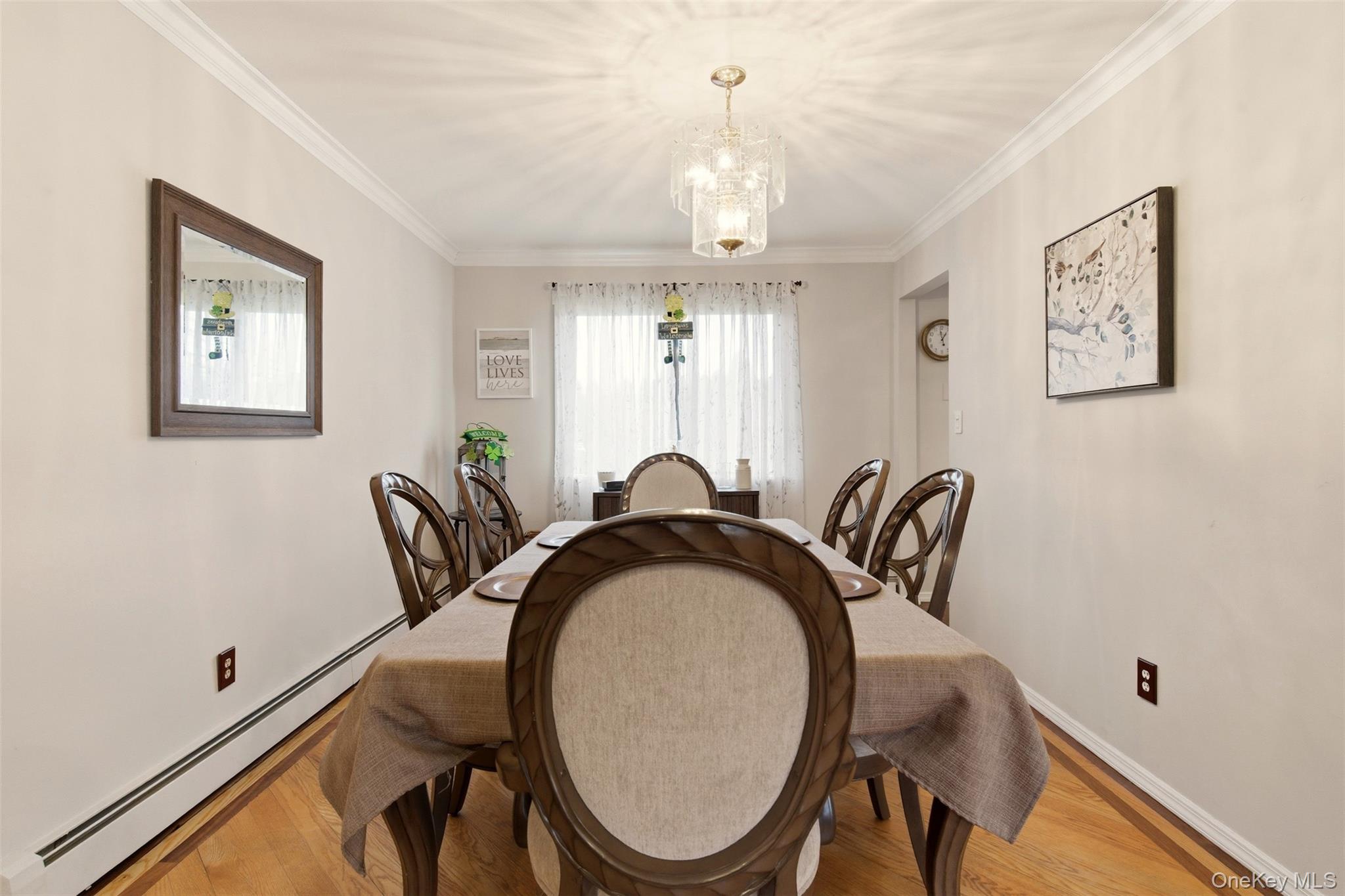 17 Westminster Lane, West Islip, NY 11795