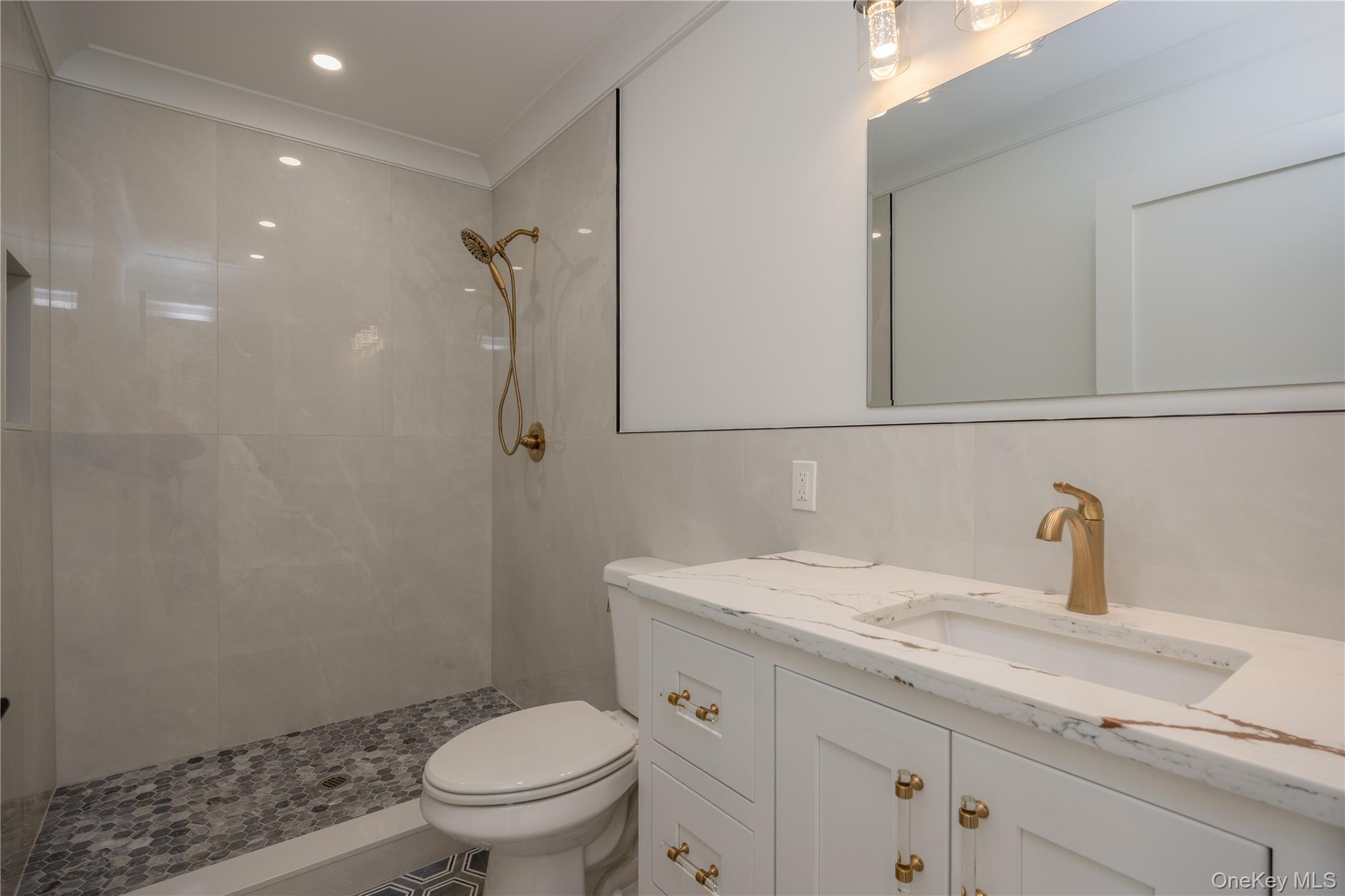 7 Victoria Lane # B, Yonkers, NY 10701