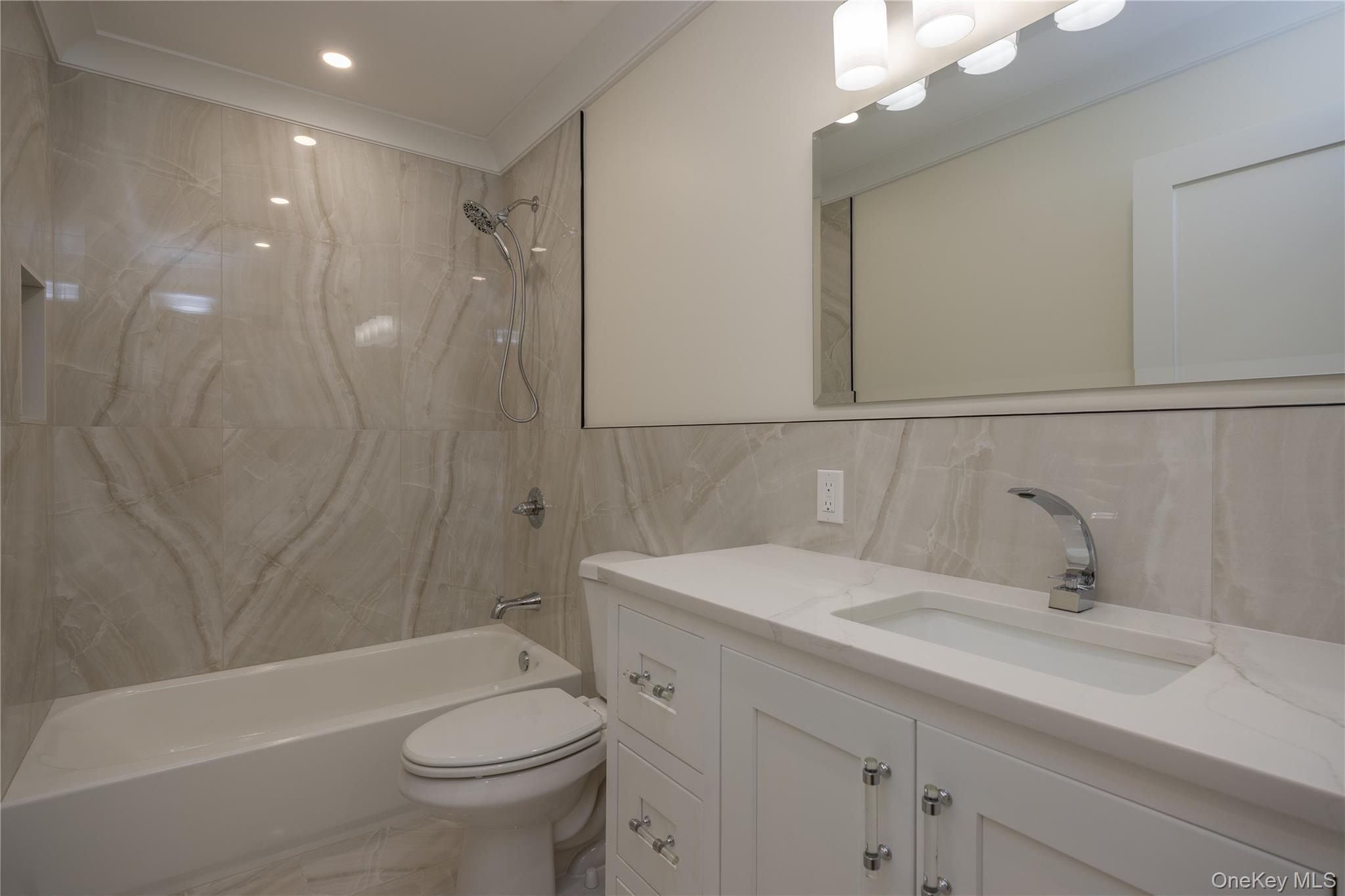 7 Victoria Lane # B, Yonkers, NY 10701