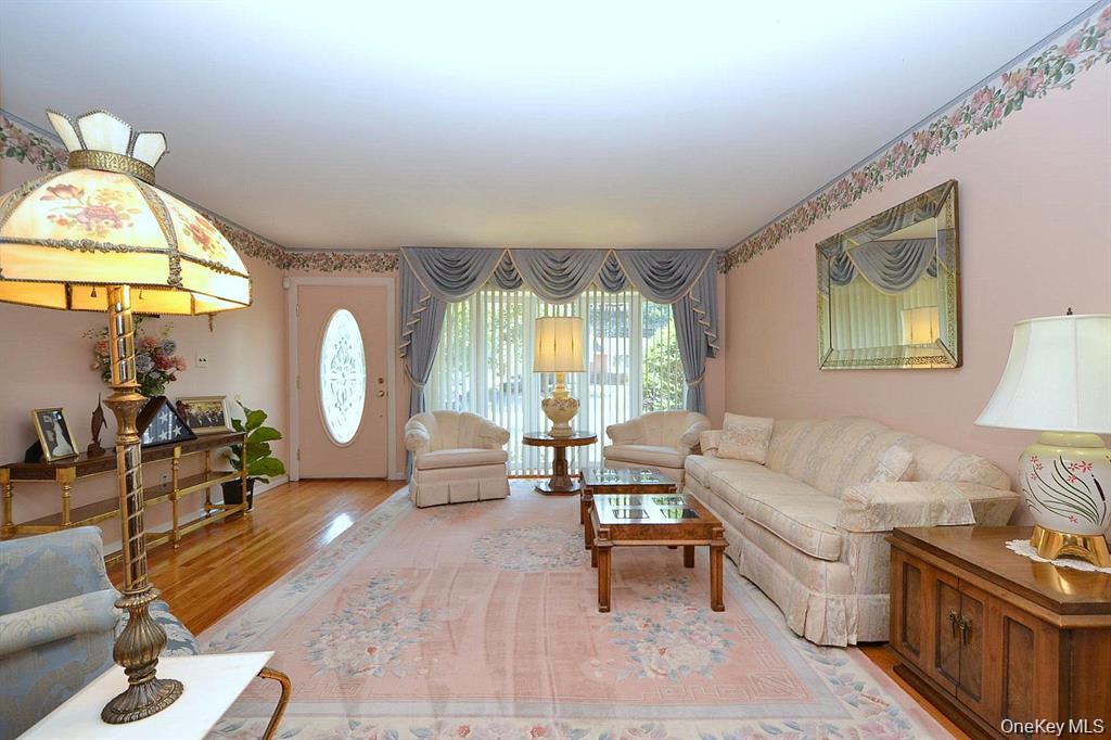 348 Town Line Road, Commack, NY 11725