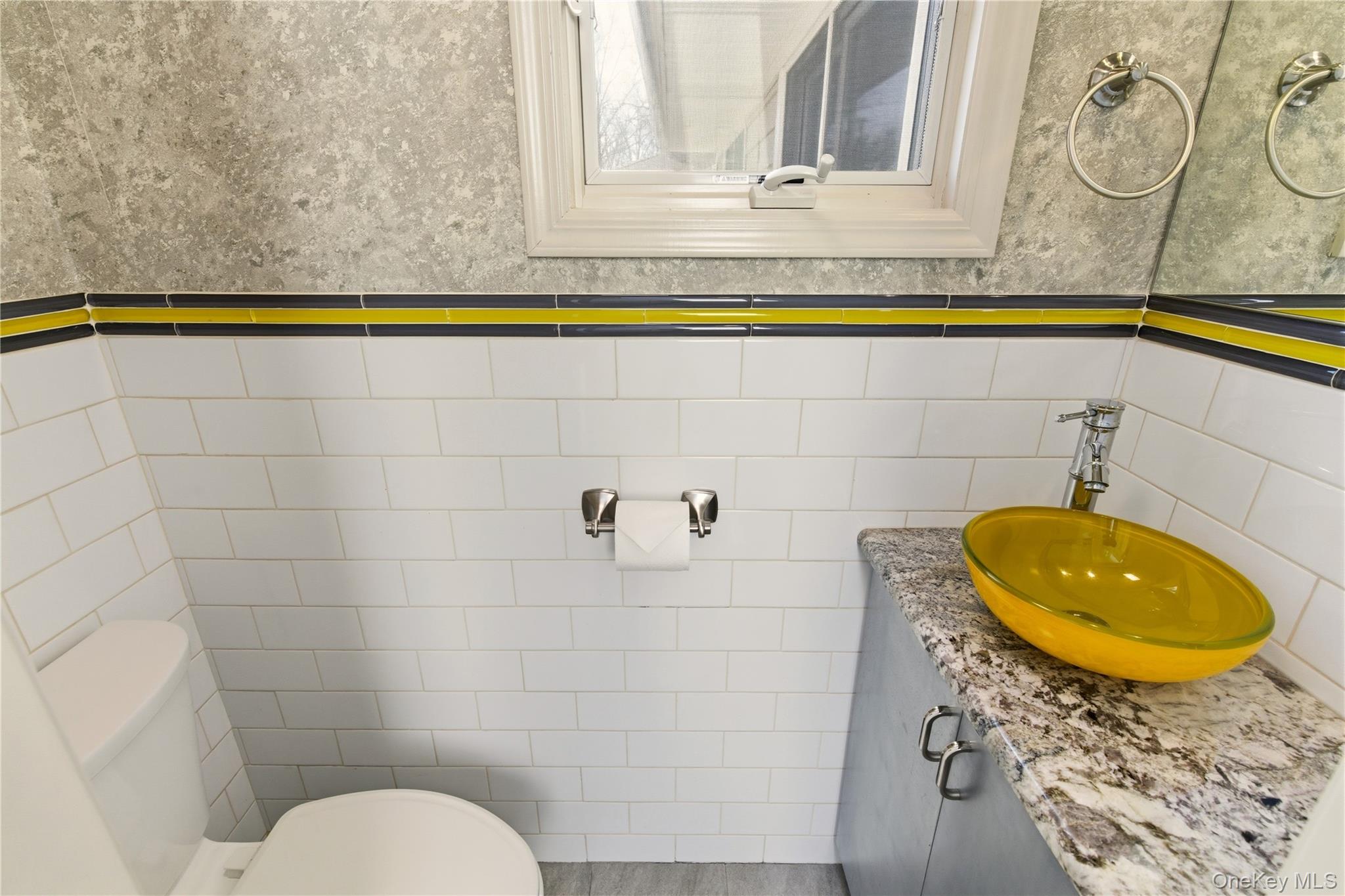 24 Green Drive, Roslyn, NY 11576