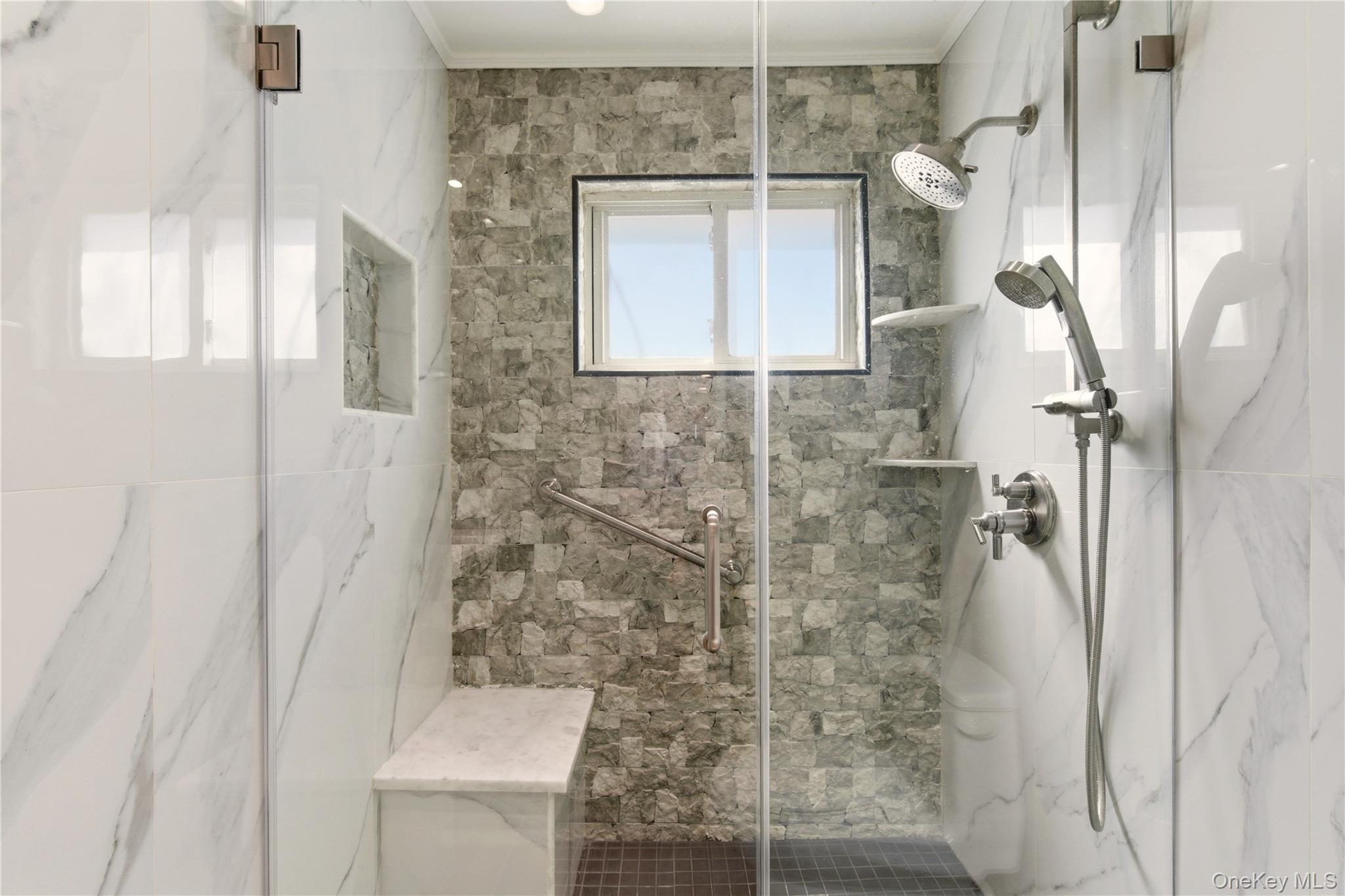 24 Green Drive, Roslyn, NY 11576