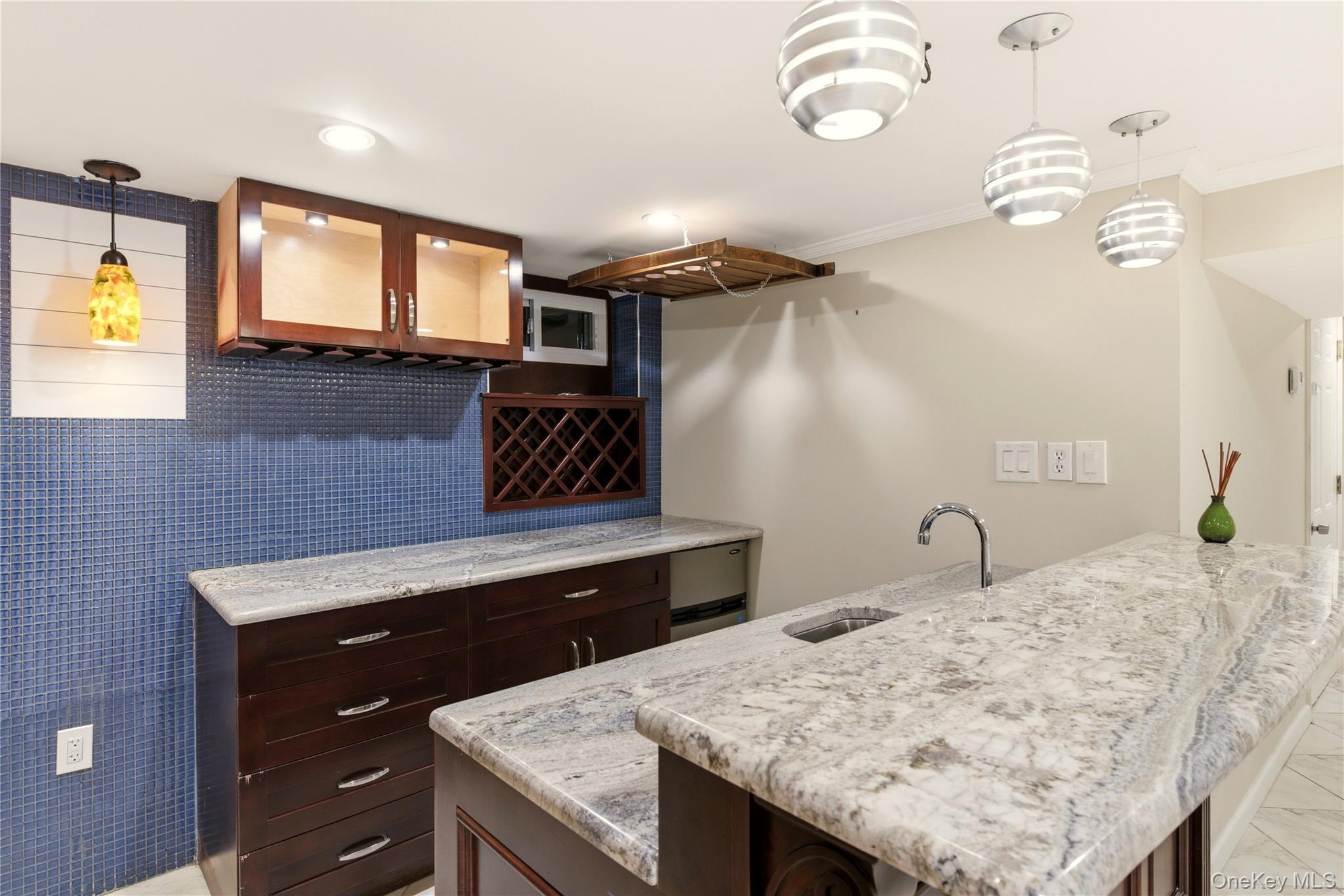 24 Green Drive, Roslyn, NY 11576