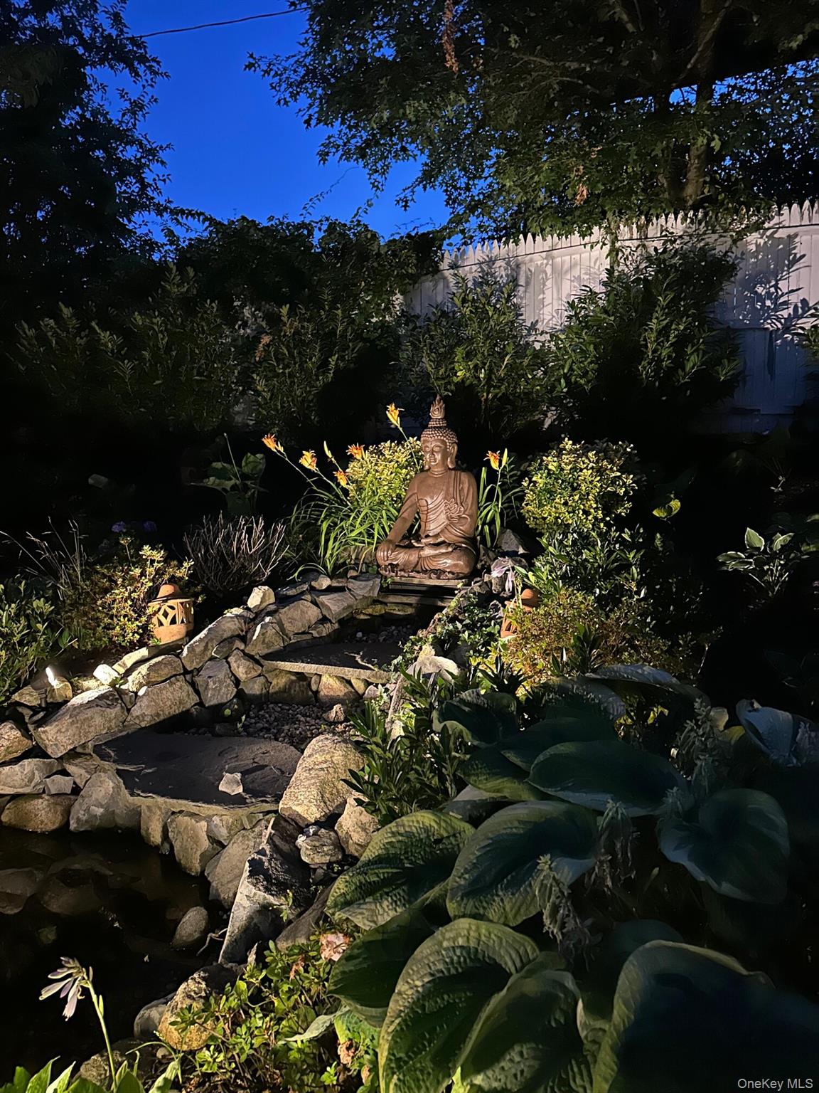 24 Green Drive, Roslyn, NY 11576