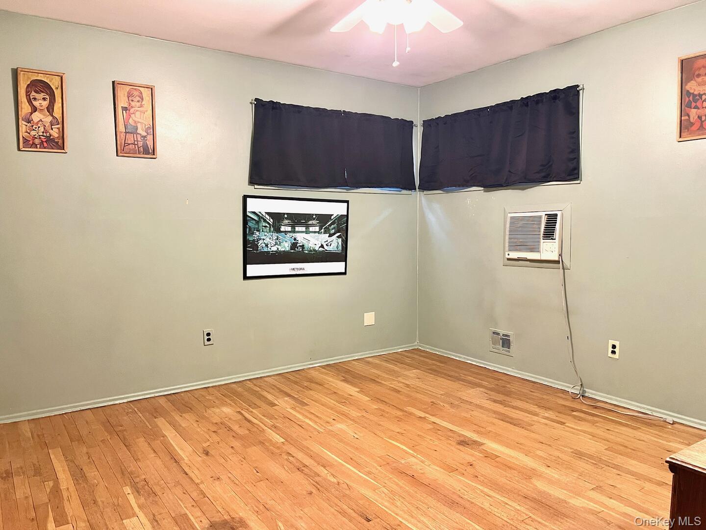 17 Windsor Street, Islip, NY 11751