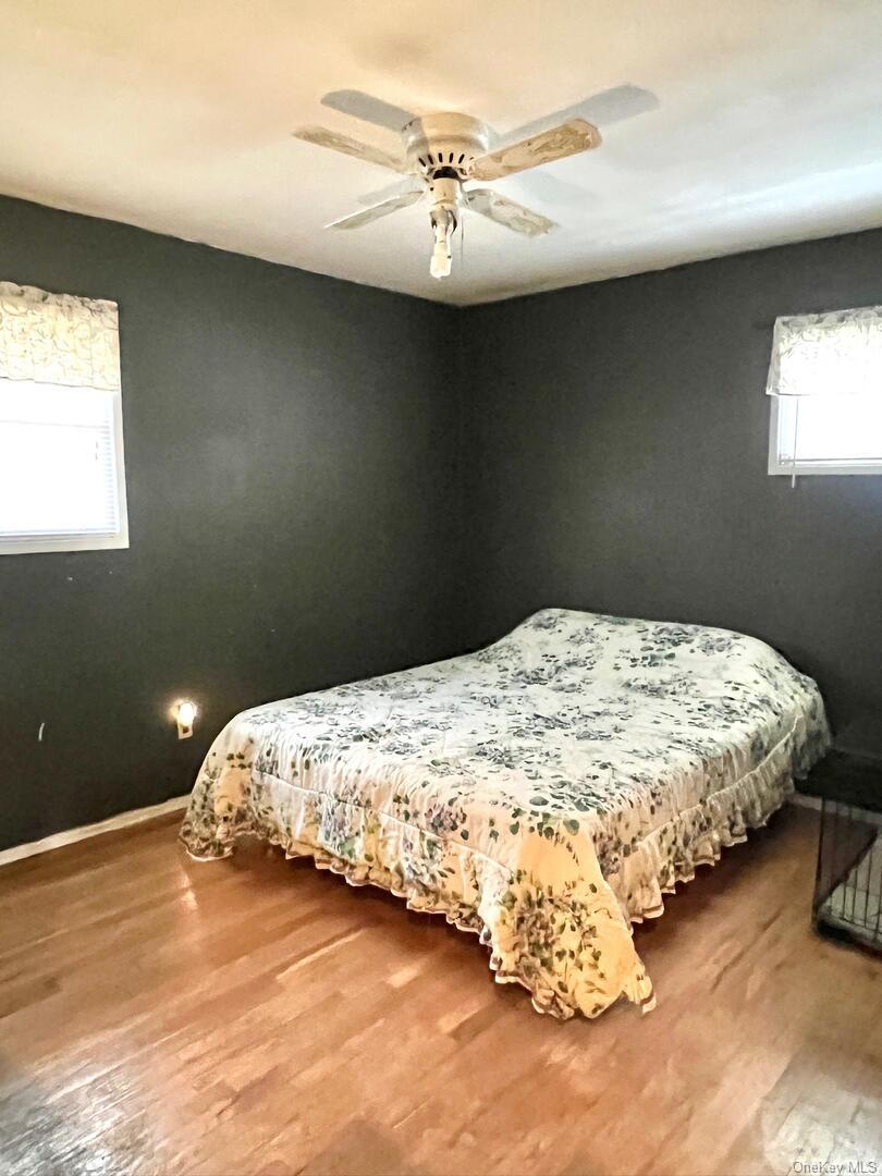 17 Windsor Street, Islip, NY 11751