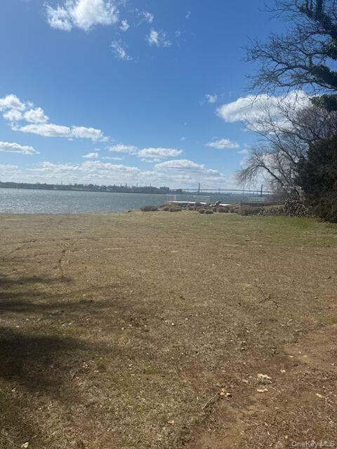 150 W Shore Road, Great Neck, NY 11024