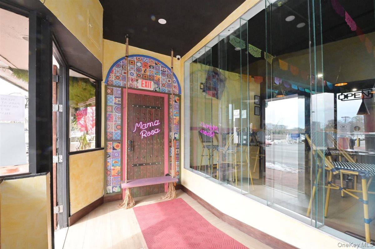 31 S Middle Neck Road, Great Neck, NY 11021