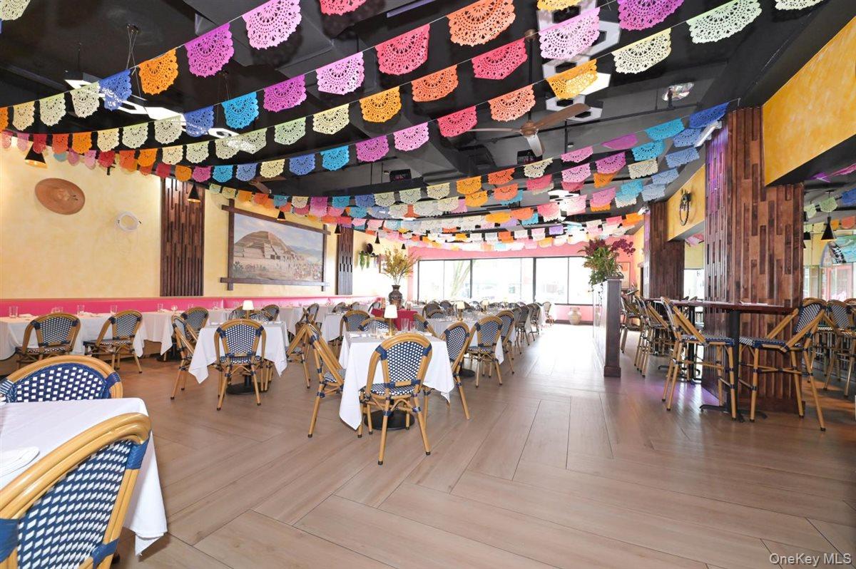 31 S Middle Neck Road, Great Neck, NY 11021