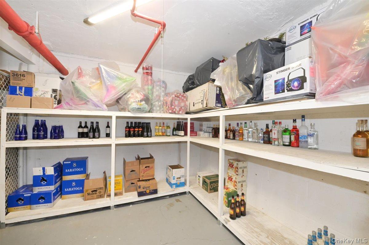 31 S Middle Neck Road, Great Neck, NY 11021