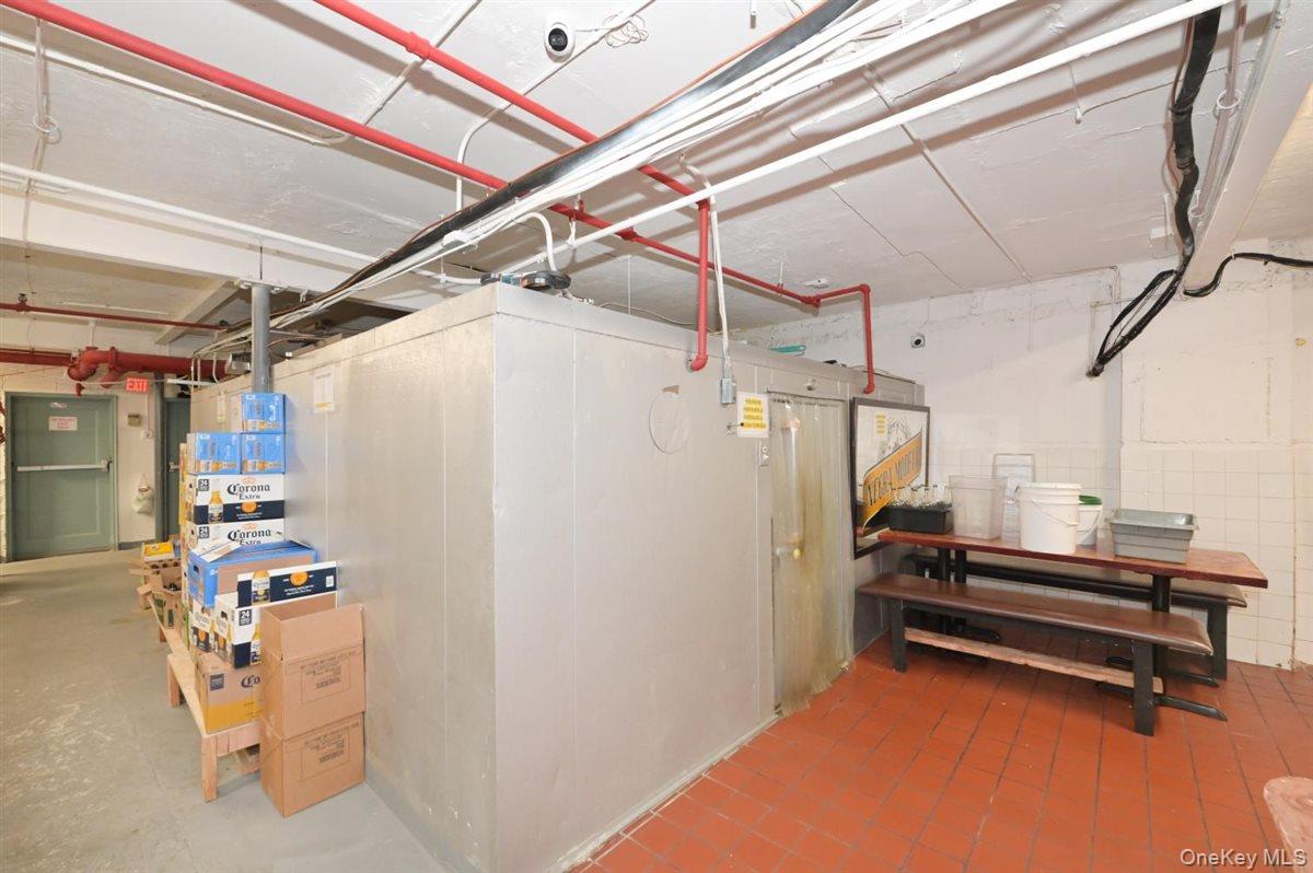 31 S Middle Neck Road, Great Neck, NY 11021