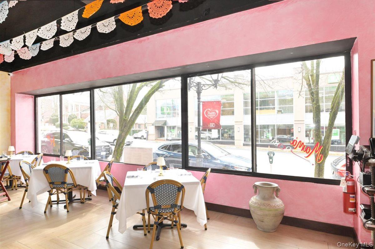 31 S Middle Neck Road, Great Neck, NY 11021