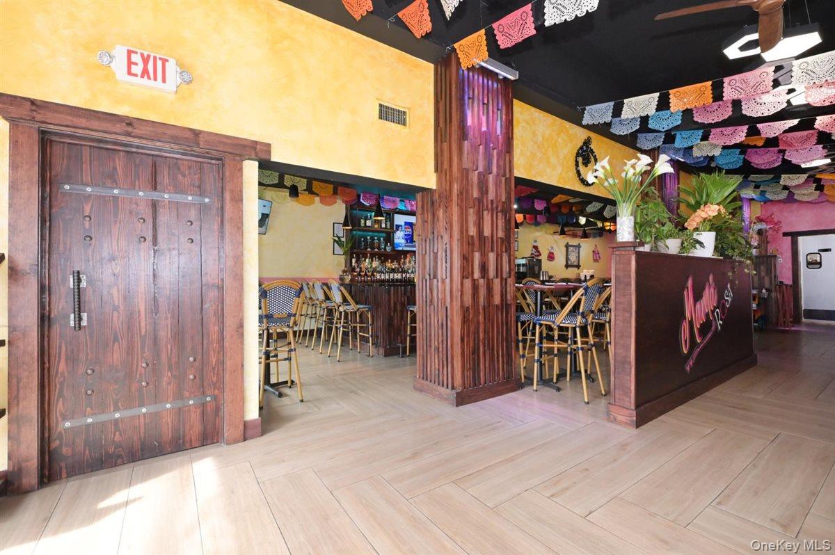 31 S Middle Neck Road, Great Neck, NY 11021