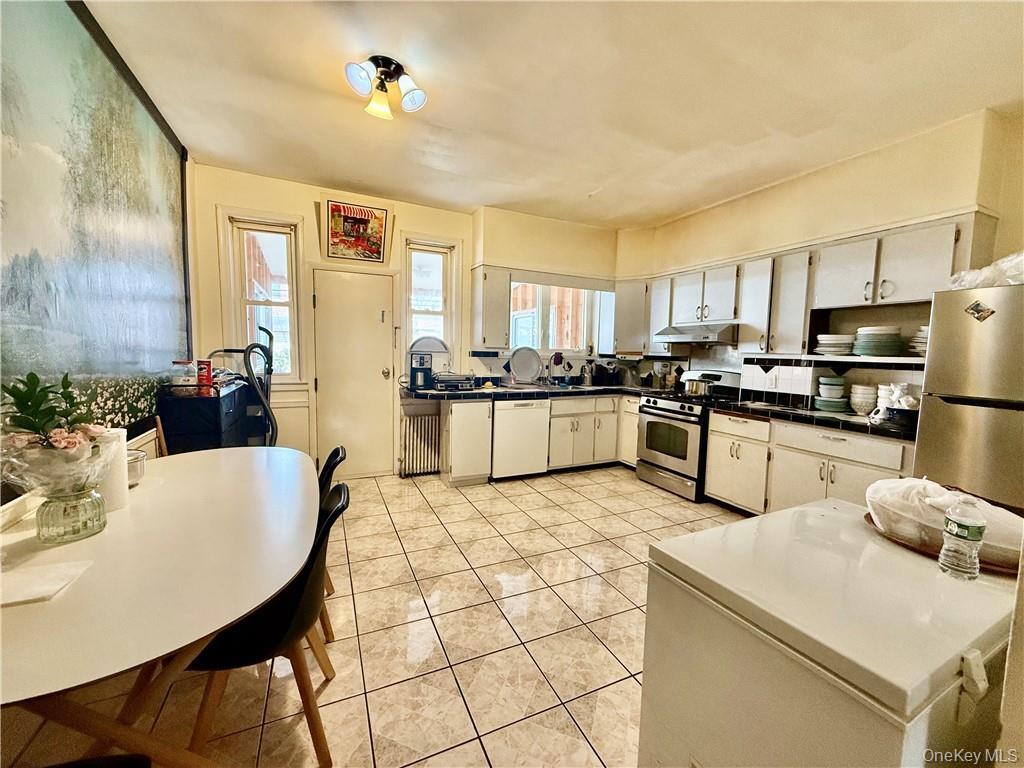 2277 E 28th Street, Brooklyn, NY 11229