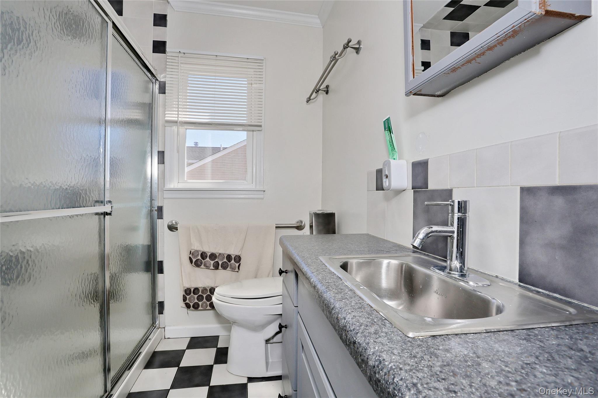 35 Mid Oaks Street, Monroe, NY 10950