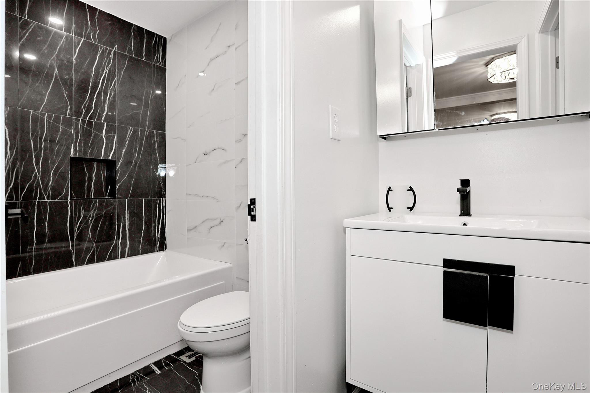 35 Mid Oaks Street, Monroe, NY 10950