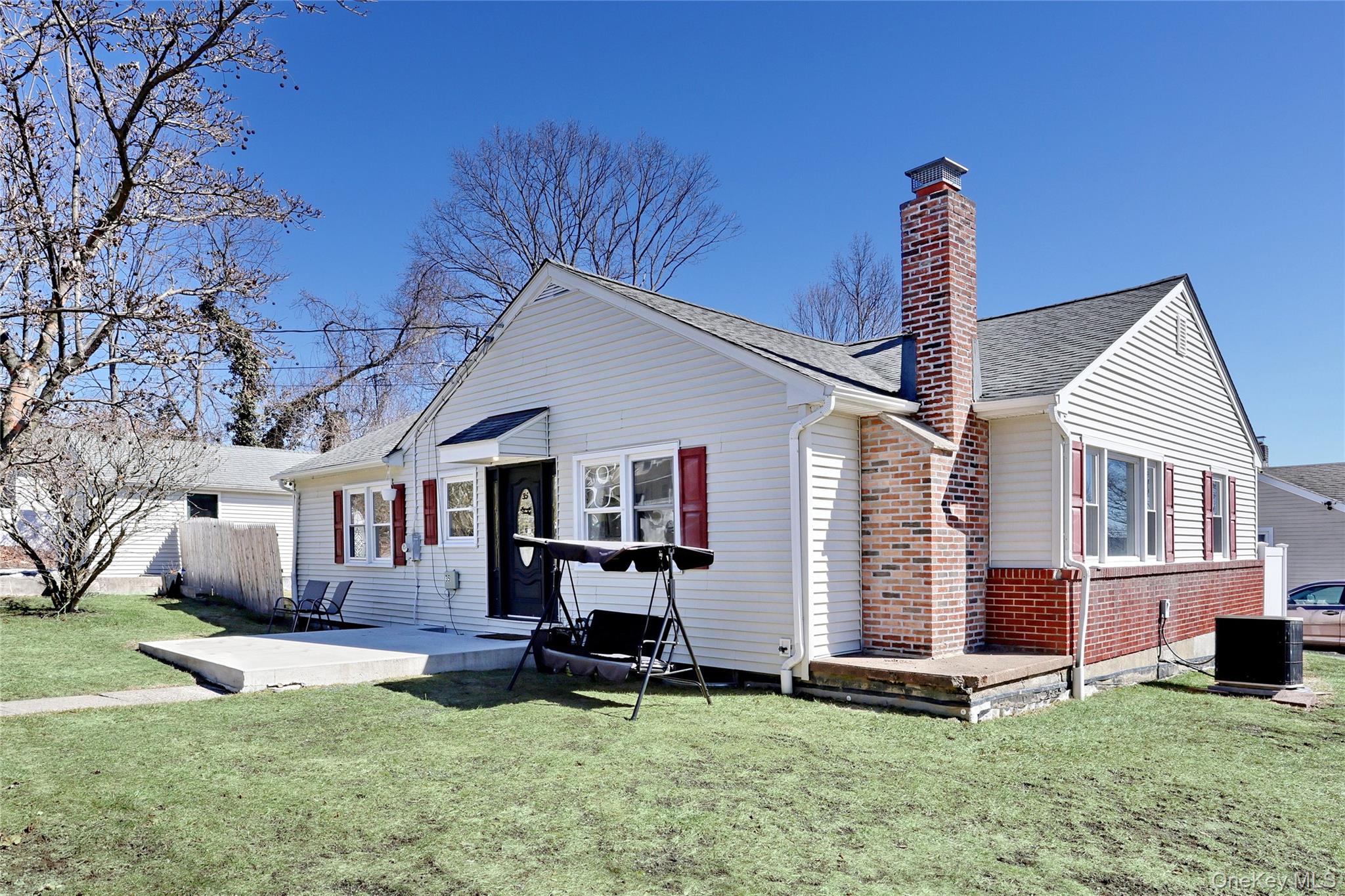 35 Mid Oaks Street, Monroe, NY 10950