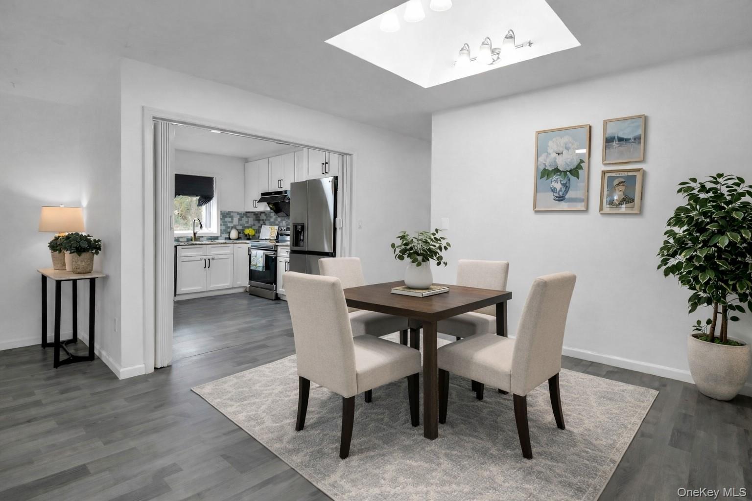 11 Broadway, Ronkonkoma, NY 11779