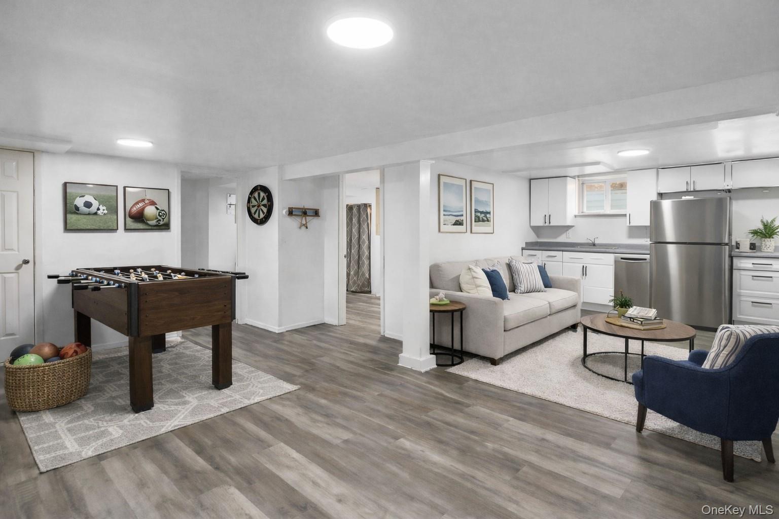 11 Broadway, Ronkonkoma, NY 11779