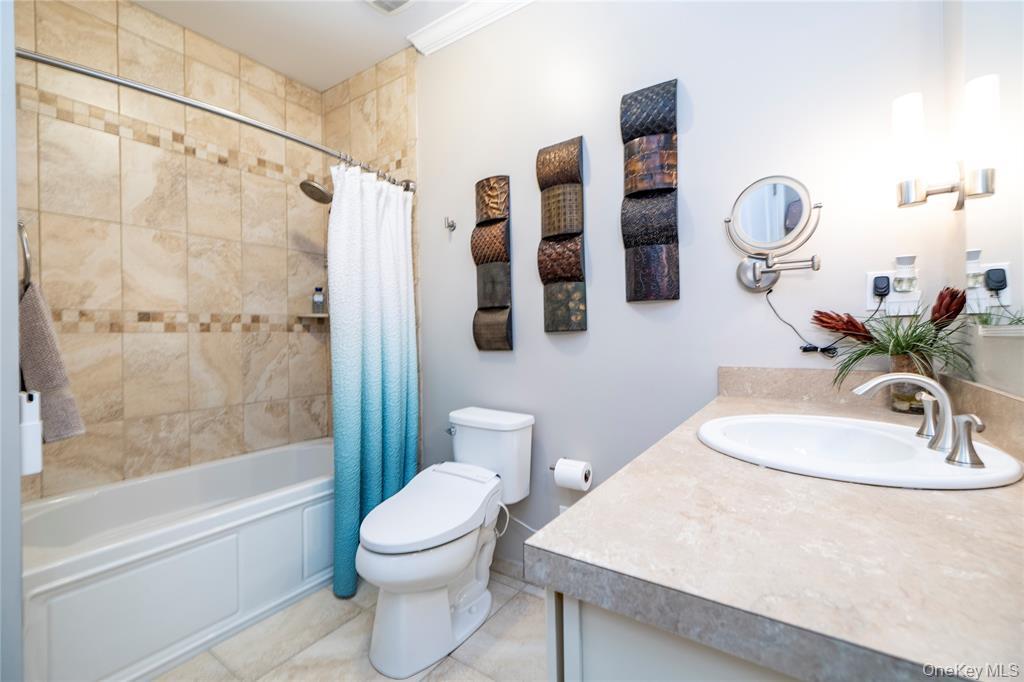 36 Nicole Court # 36, Copiague, NY 11726