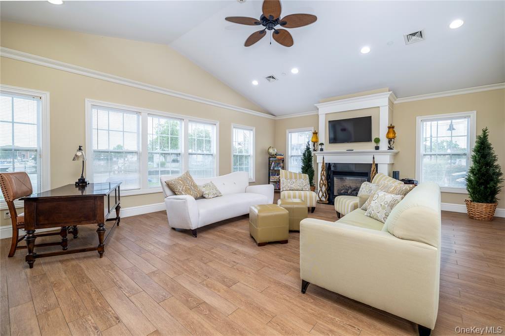 36 Nicole Court # 36, Copiague, NY 11726