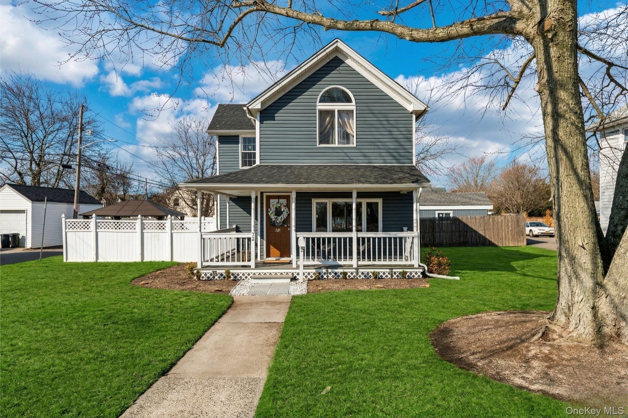 72 Waverly Avenue, Patchogue, NY 11772