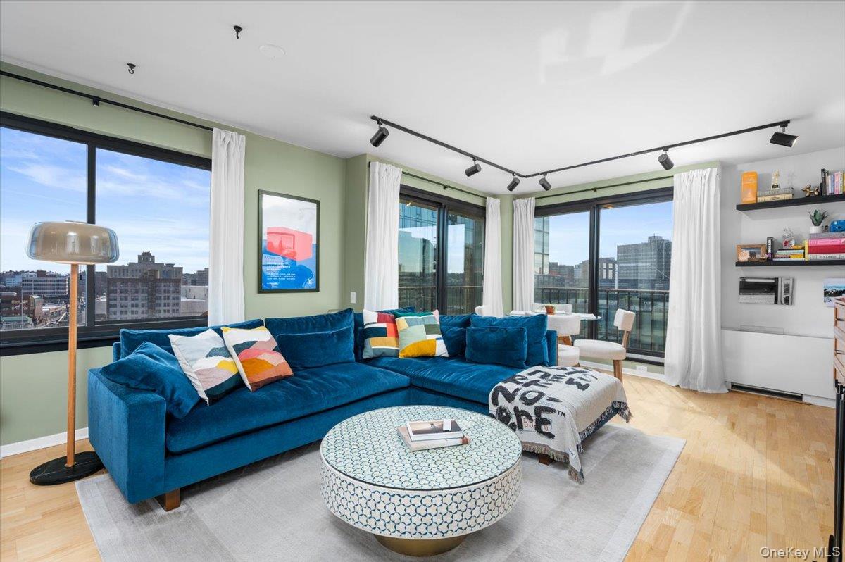 10 Cottage Place # 12F, White Plains, NY 10601