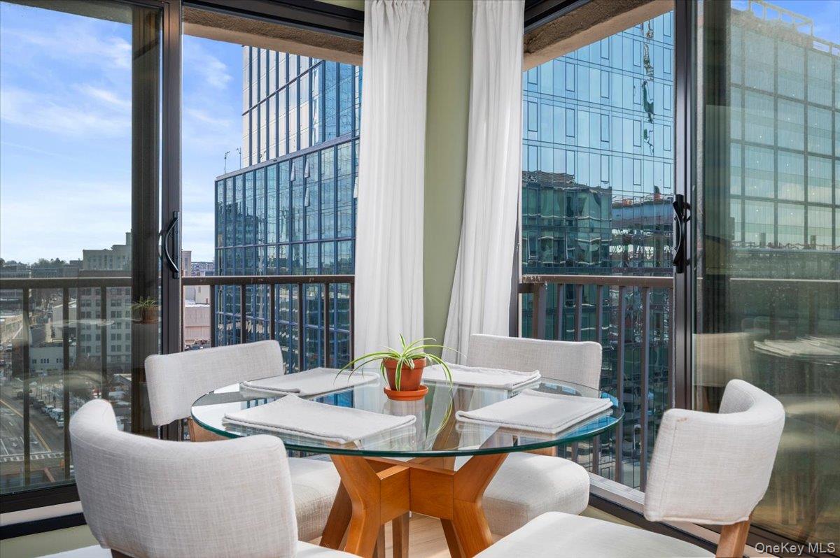 10 Cottage Place # 12F, White Plains, NY 10601