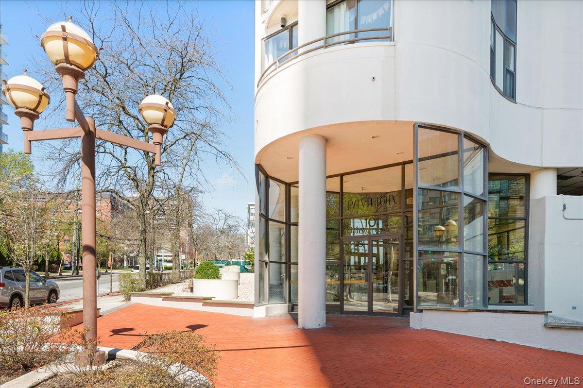 10 Cottage Place # 12F, White Plains, NY 10601
