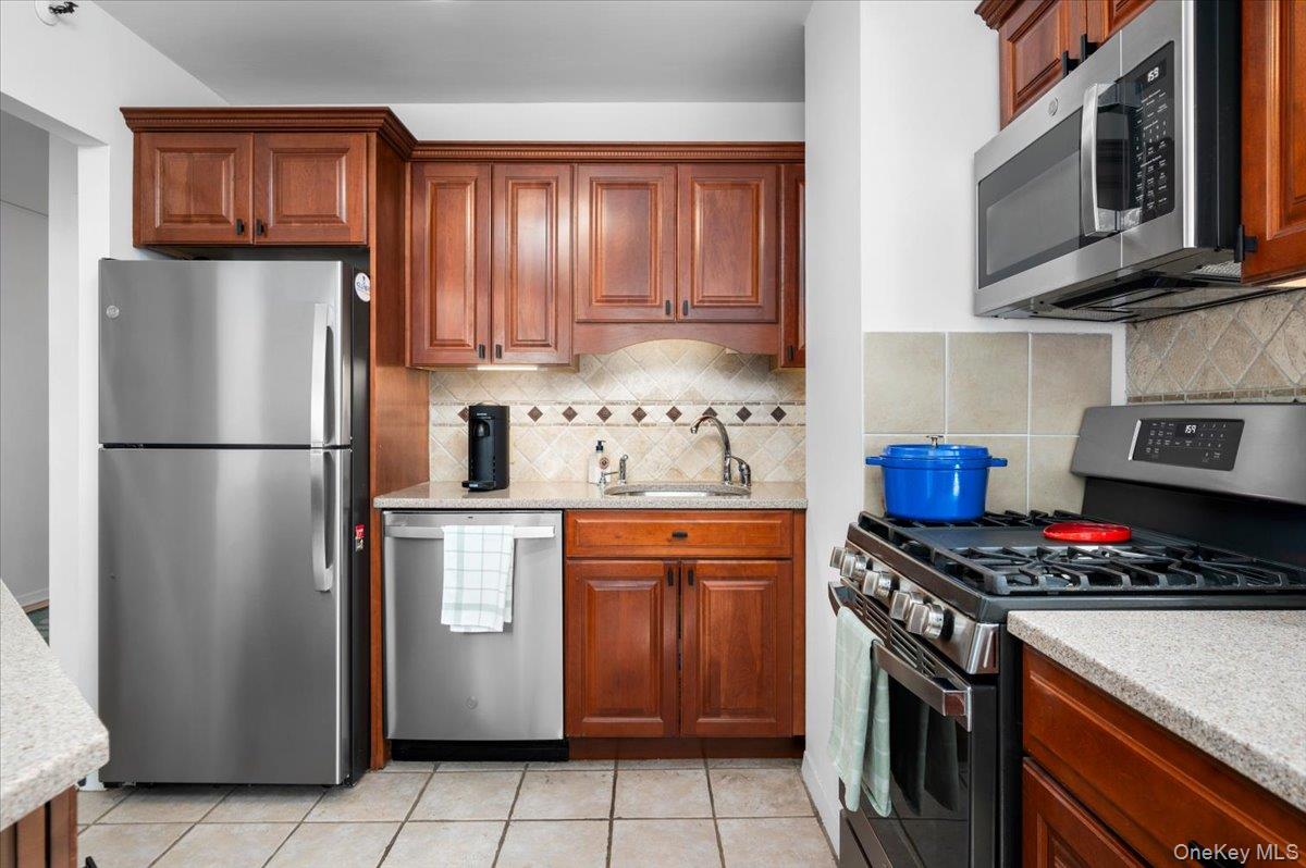 10 Cottage Place # 12F, White Plains, NY 10601