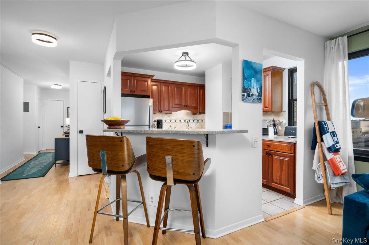 10 Cottage Place # 12F, White Plains, NY 10601