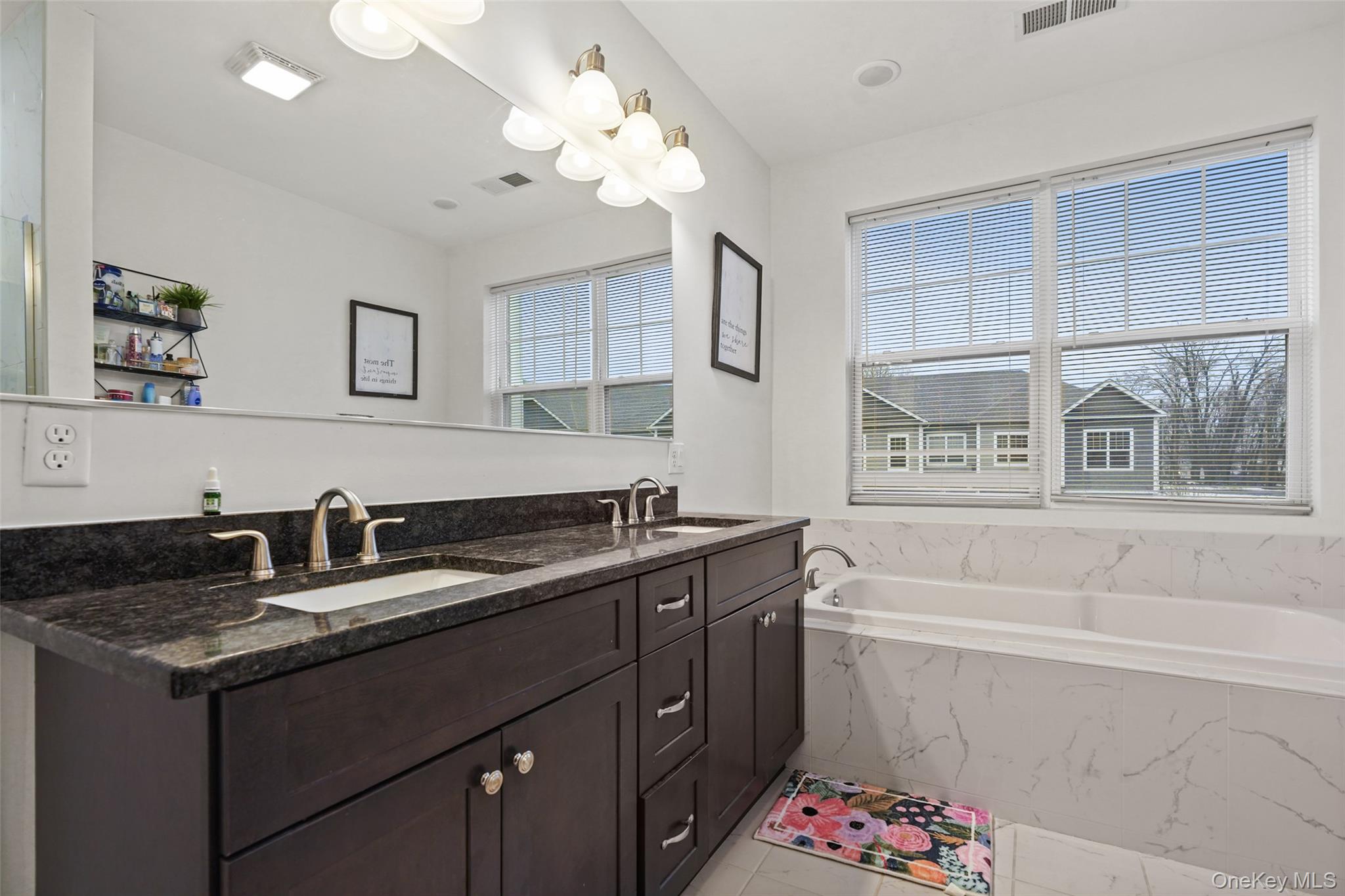 28 Magnolia Park, Middletown, NY 10940