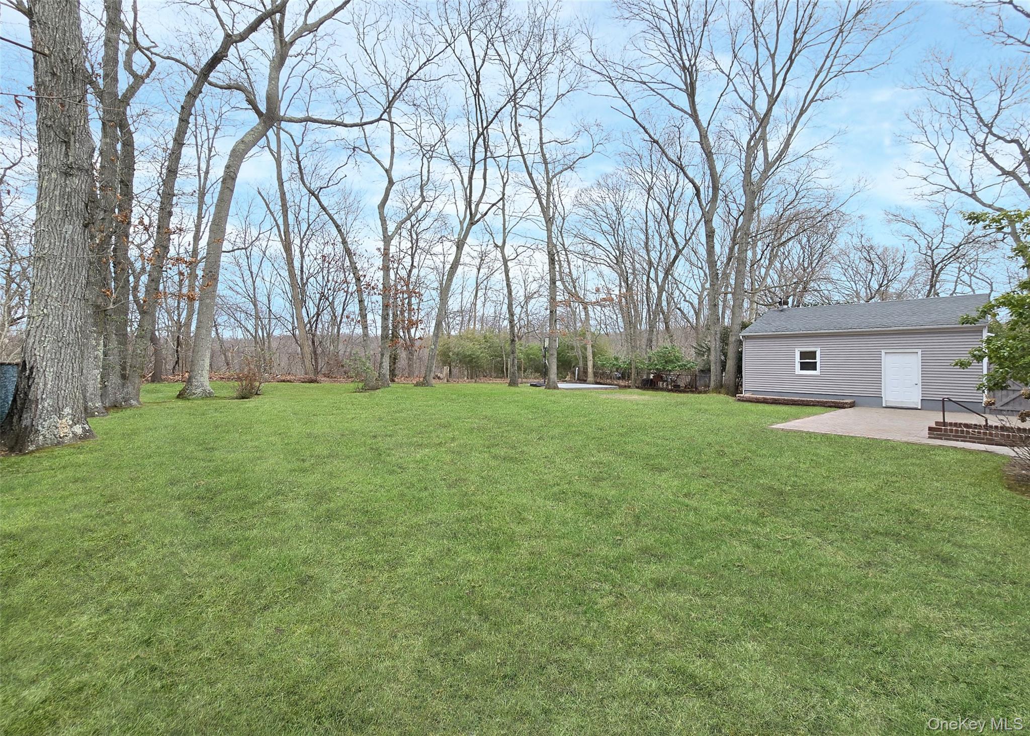 21 Possum Lane, East Setauket, NY 11733