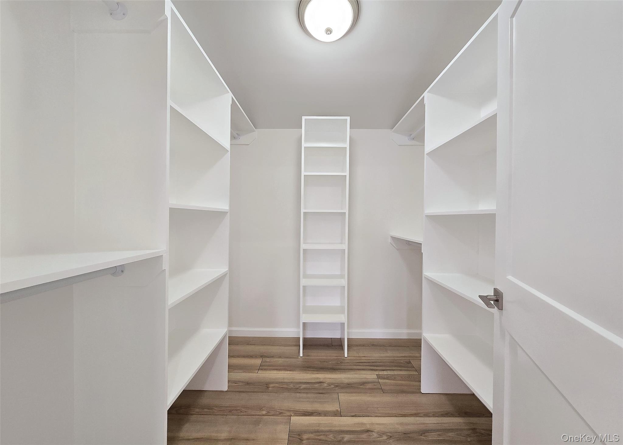 21 Possum Lane, East Setauket, NY 11733