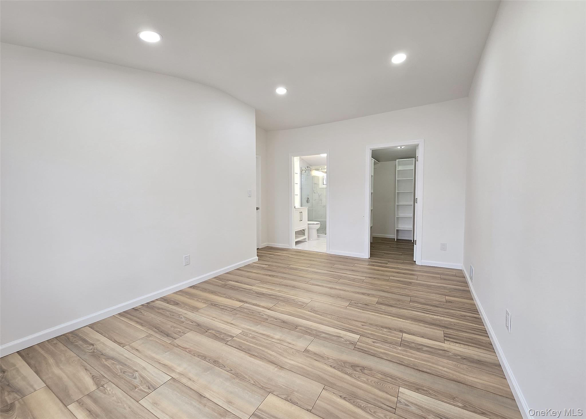 21 Possum Lane, East Setauket, NY 11733