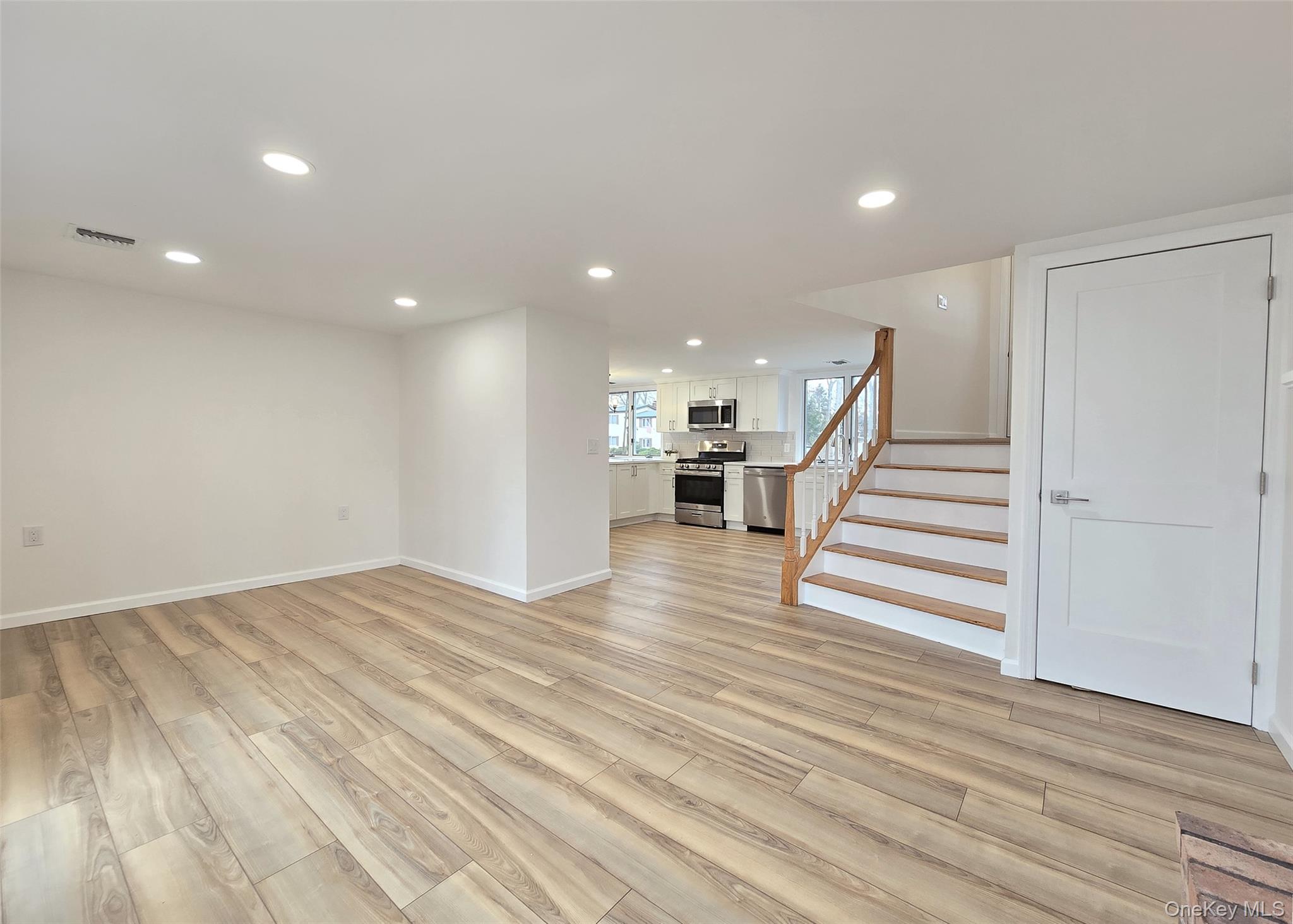 21 Possum Lane, East Setauket, NY 11733