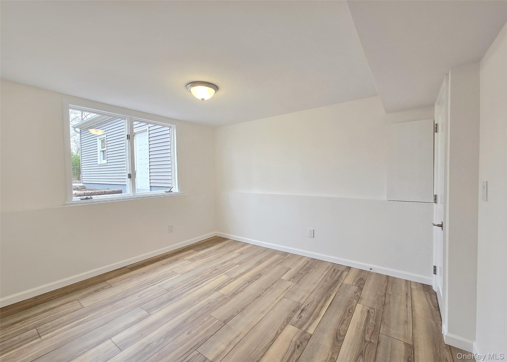 21 Possum Lane, East Setauket, NY 11733