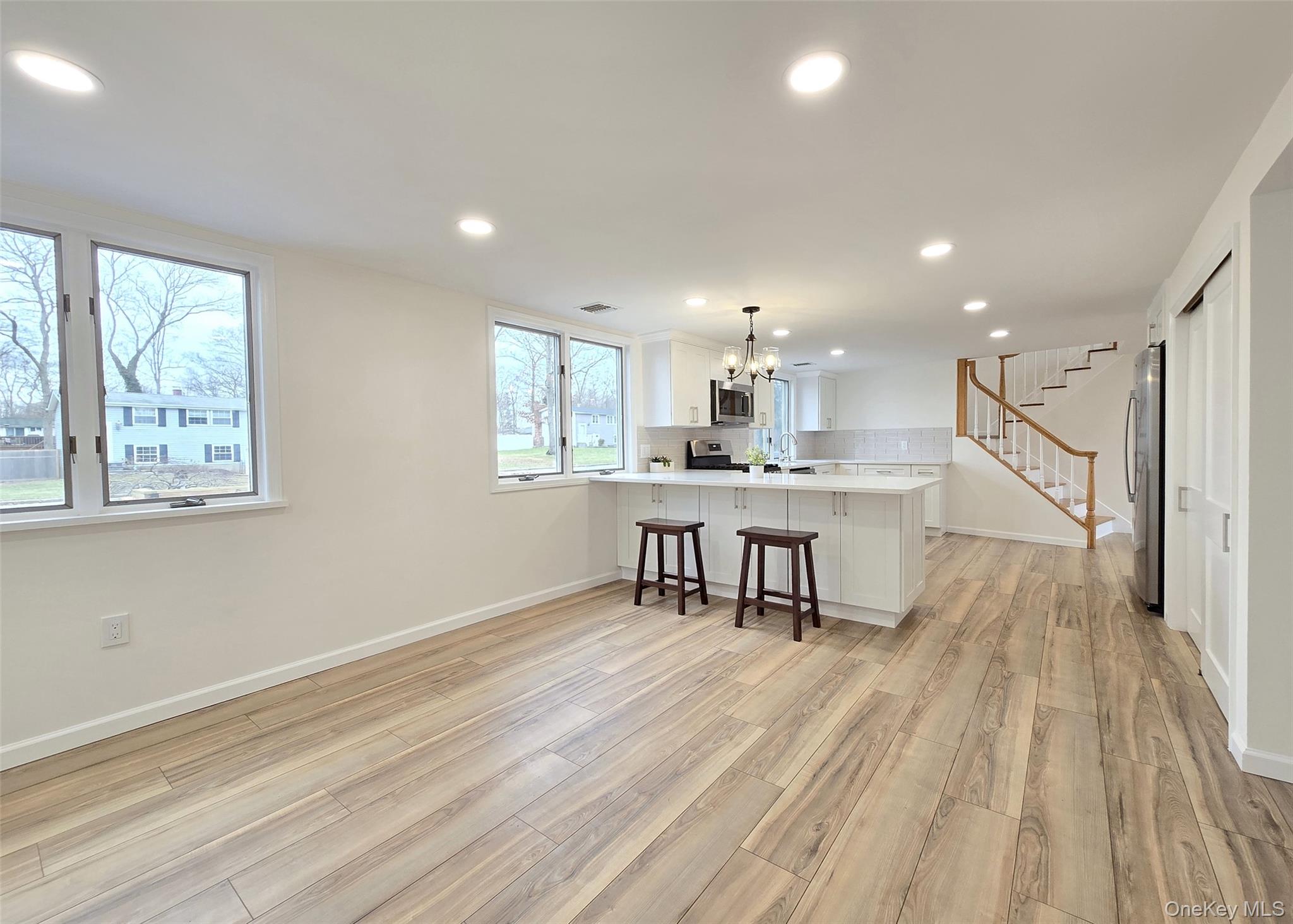 21 Possum Lane, East Setauket, NY 11733